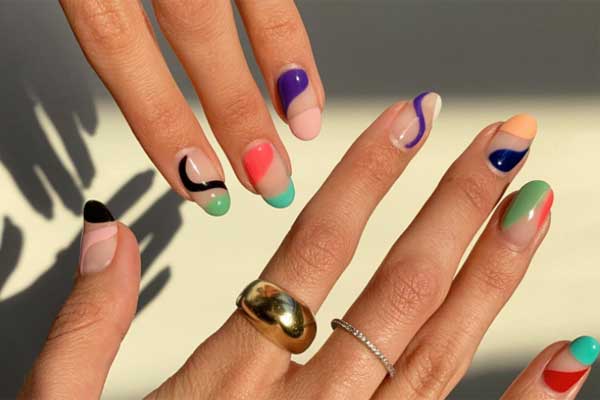 neo-nail-trend-abstract-nails
